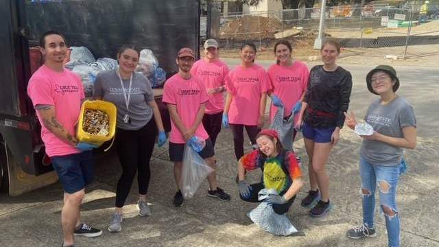 Volunteers at 2022 Great Texas River Clean Up 