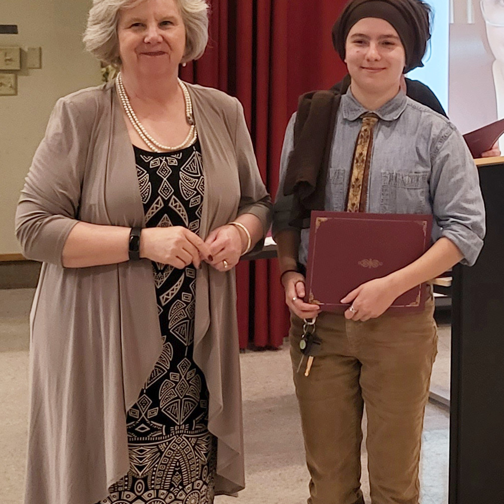 Student receives award from faculty