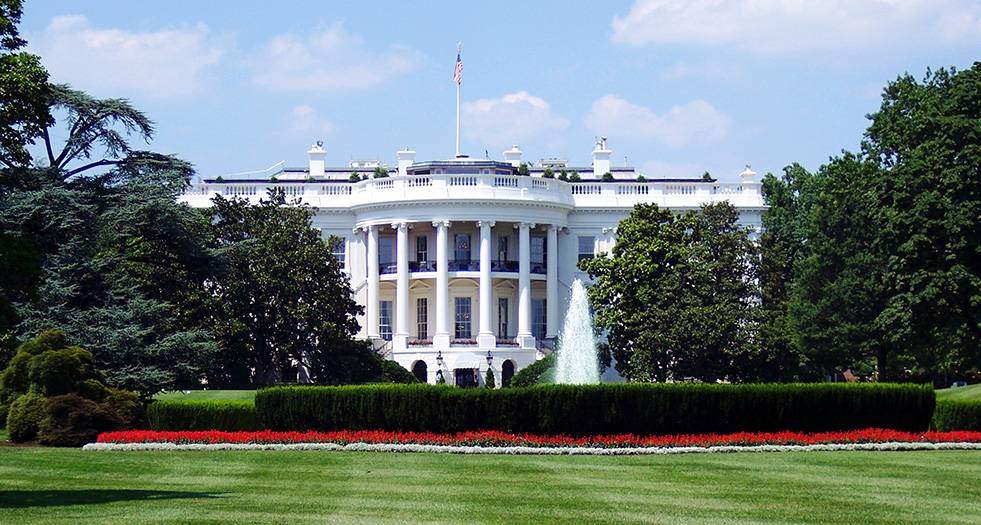 EXTERIOR VIEW OF WHITE HOUSE