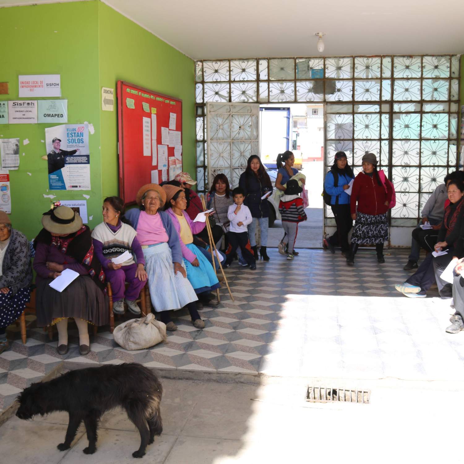 Community members waiting to be screened in Hualhuas