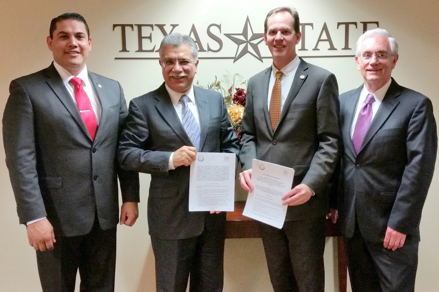 Lic. Roberto Montoya González (aide to Magistrado Armando Villanueva), Magistrado Armando Villanueva Mendoza (Chief Justice of the Supreme Court of Tamaulipas), Dr. Eugene Bourgeois (Provost of Texas State University), Dr. Walter A. Wright