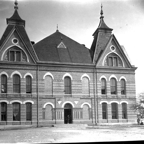 historic image of Old Main from the early 1900's