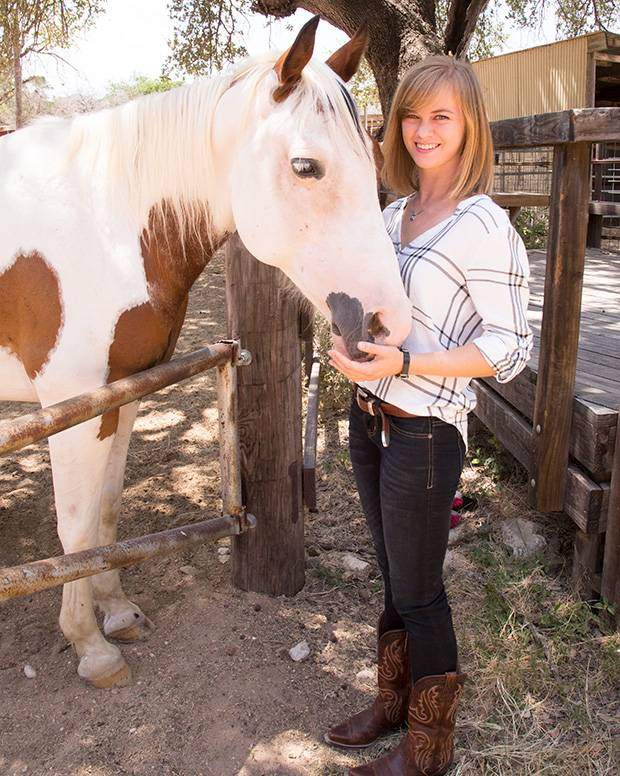 Sara Moreman photo with white and brown horse