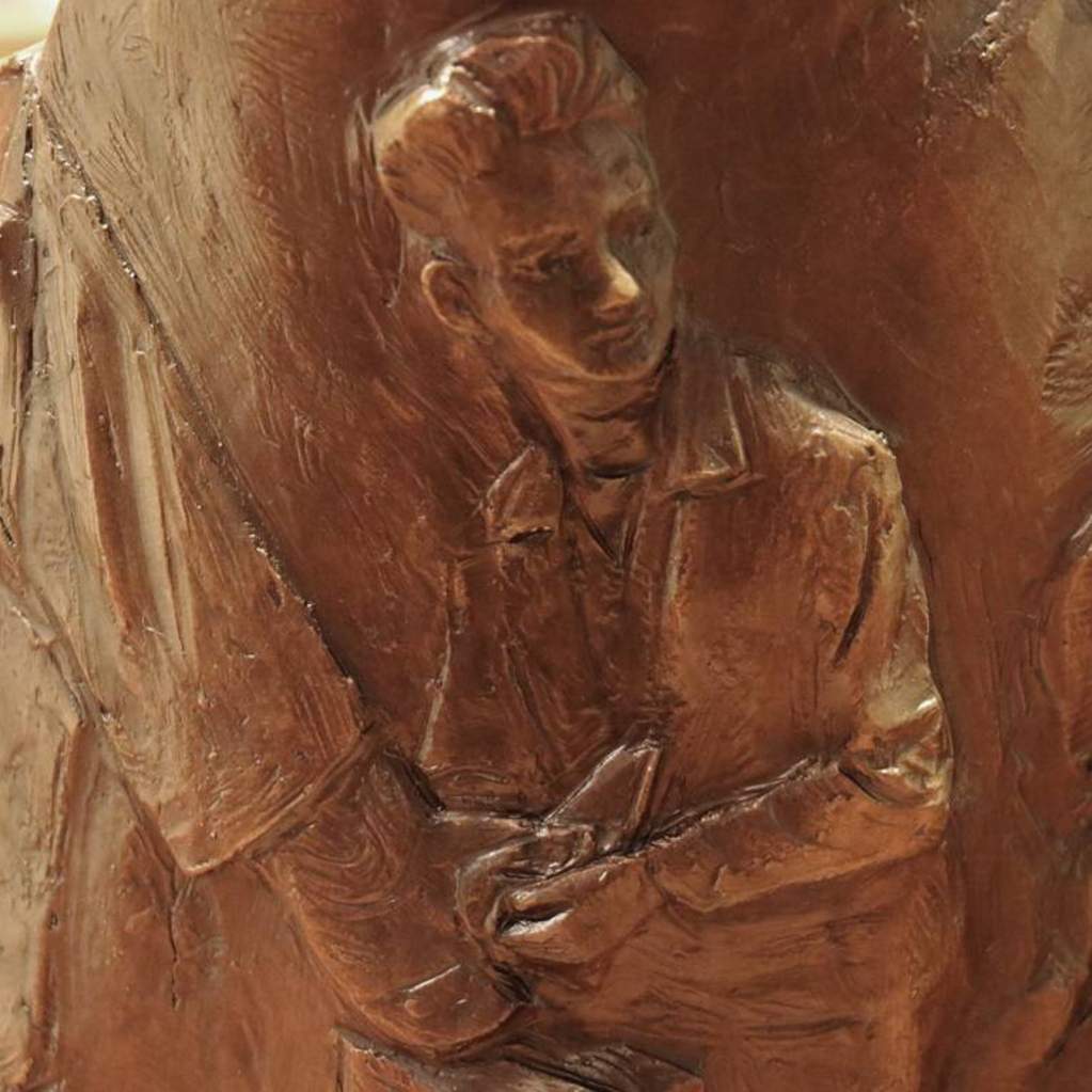 Photo of Willie Nelson sculpture