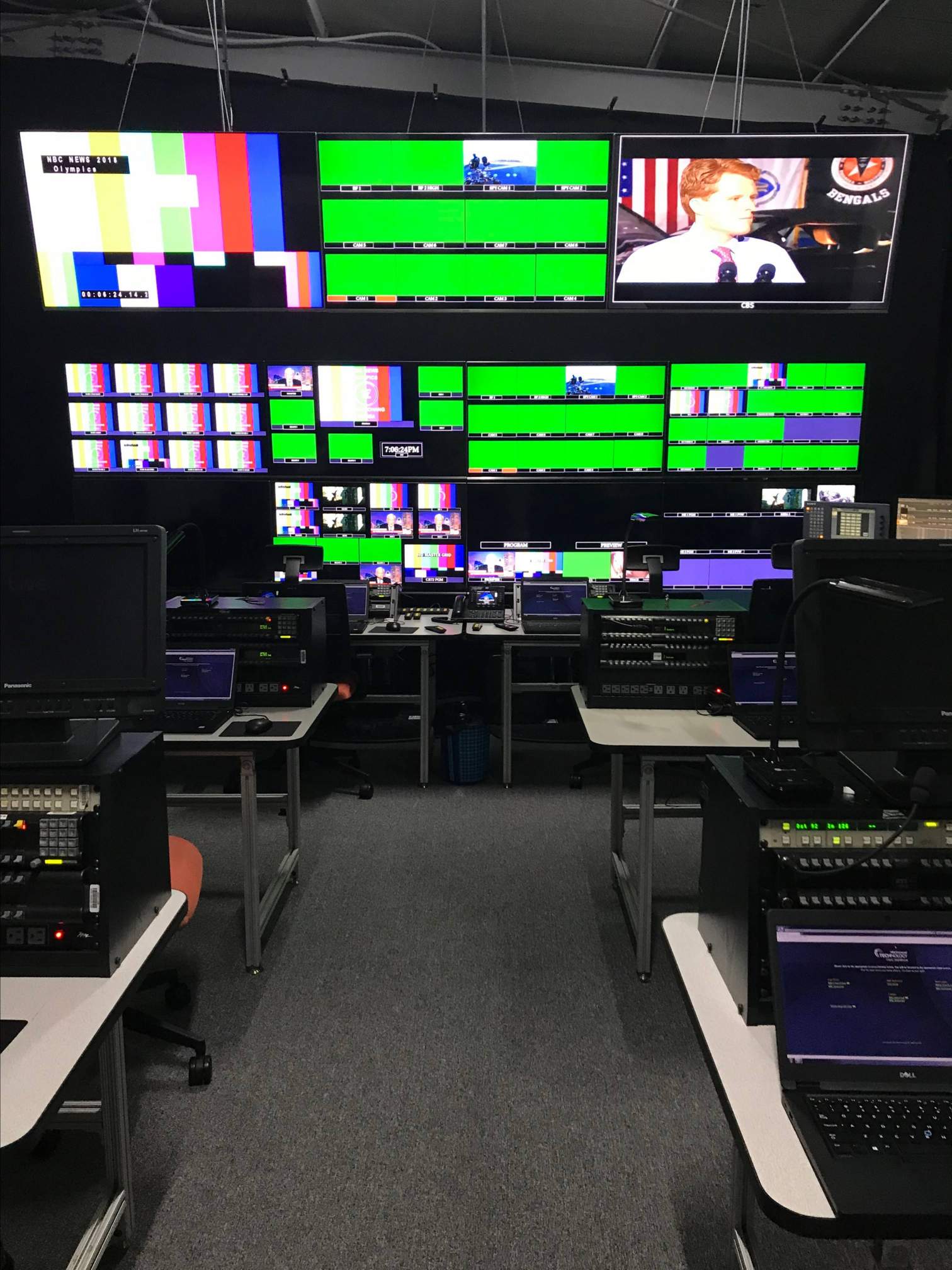 command center, screens