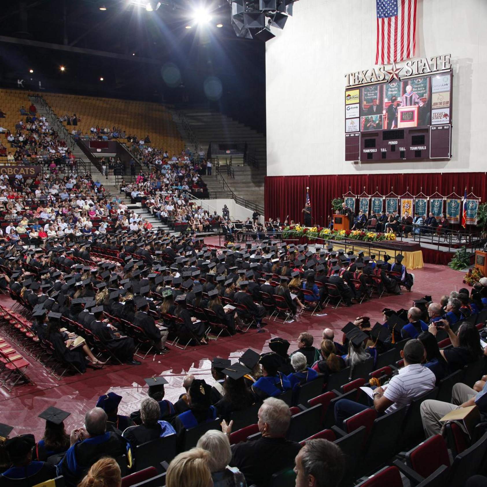 wide shot of commencement candidates 