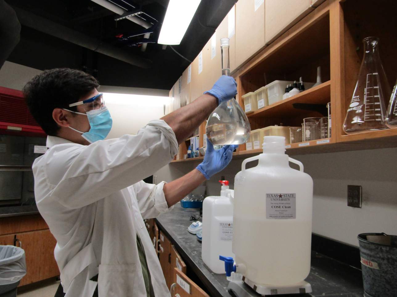 Cleaning Laboratory Glassware : Chemistry & Biochemistry : Texas State  University