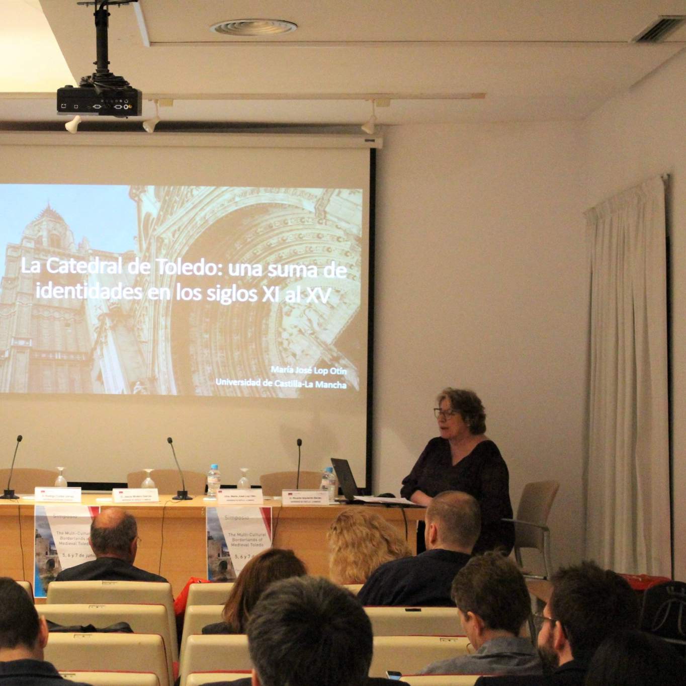 Photo of presentation by María José Lop Otín